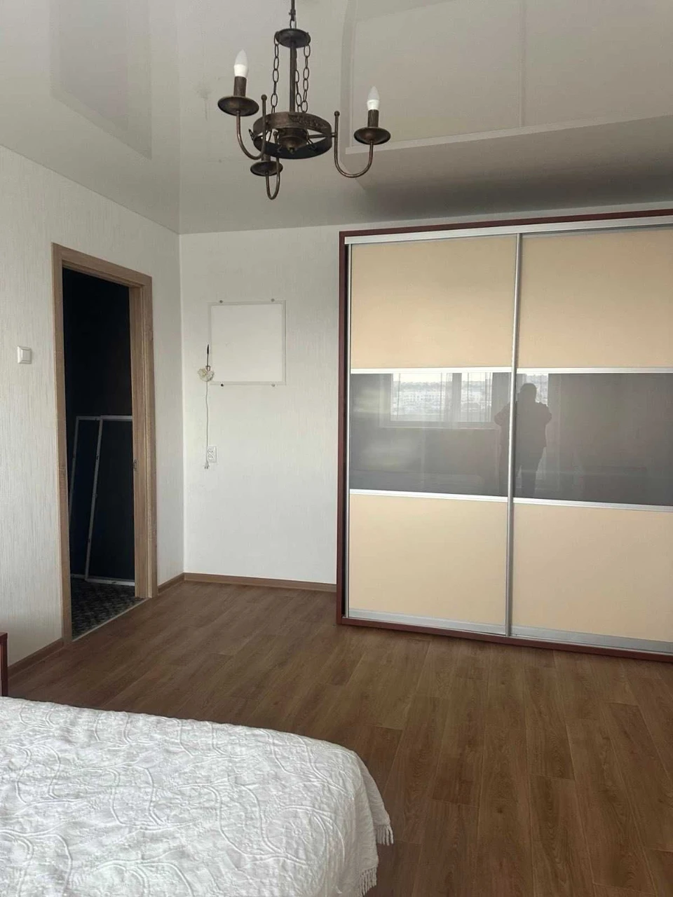 Продам  большую 1 к на Салтовке рядом с метро , 522 м-н . Ре
