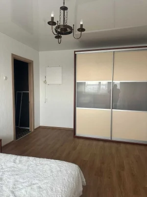 Продам  большую 1 к на Салтовке рядом с метро , 522 м-н . Ре