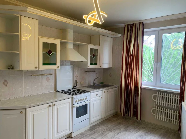 Продам 3х квартиру Жасминовый бульвар 3 к.1