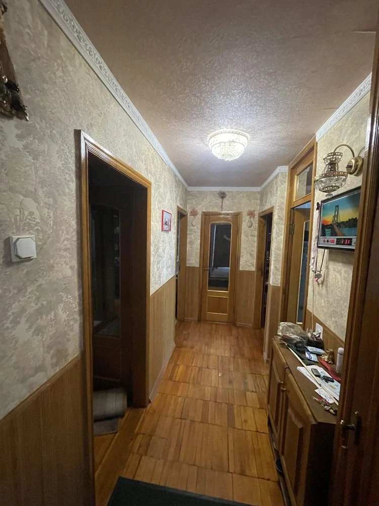 4 комн. квартиру 533 м/н