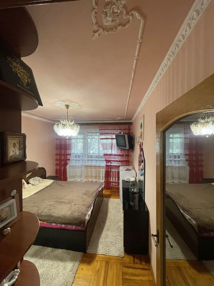 4 комн. квартиру 533 м/н