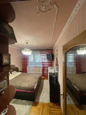 4 комн. квартиру 533 м/н