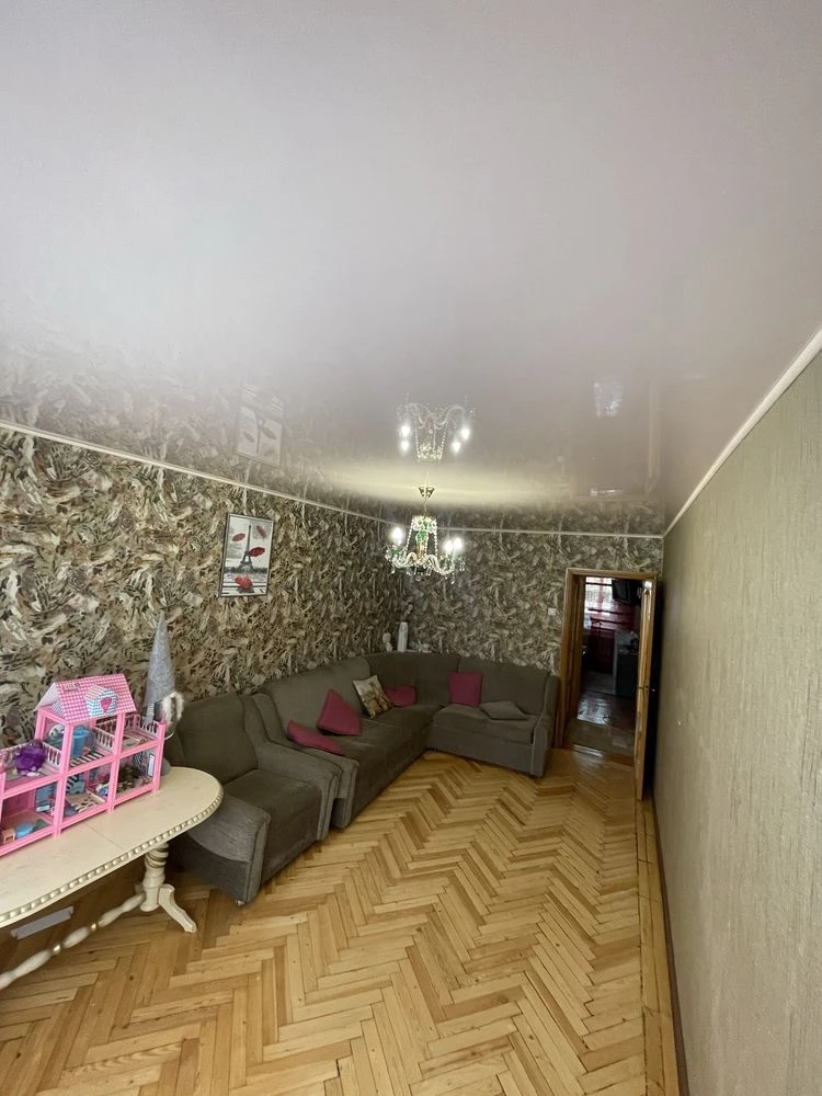 4 комн. квартиру 533 м/н