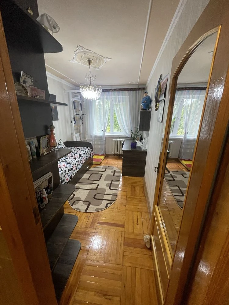 4 комн. квартиру 533 м/н