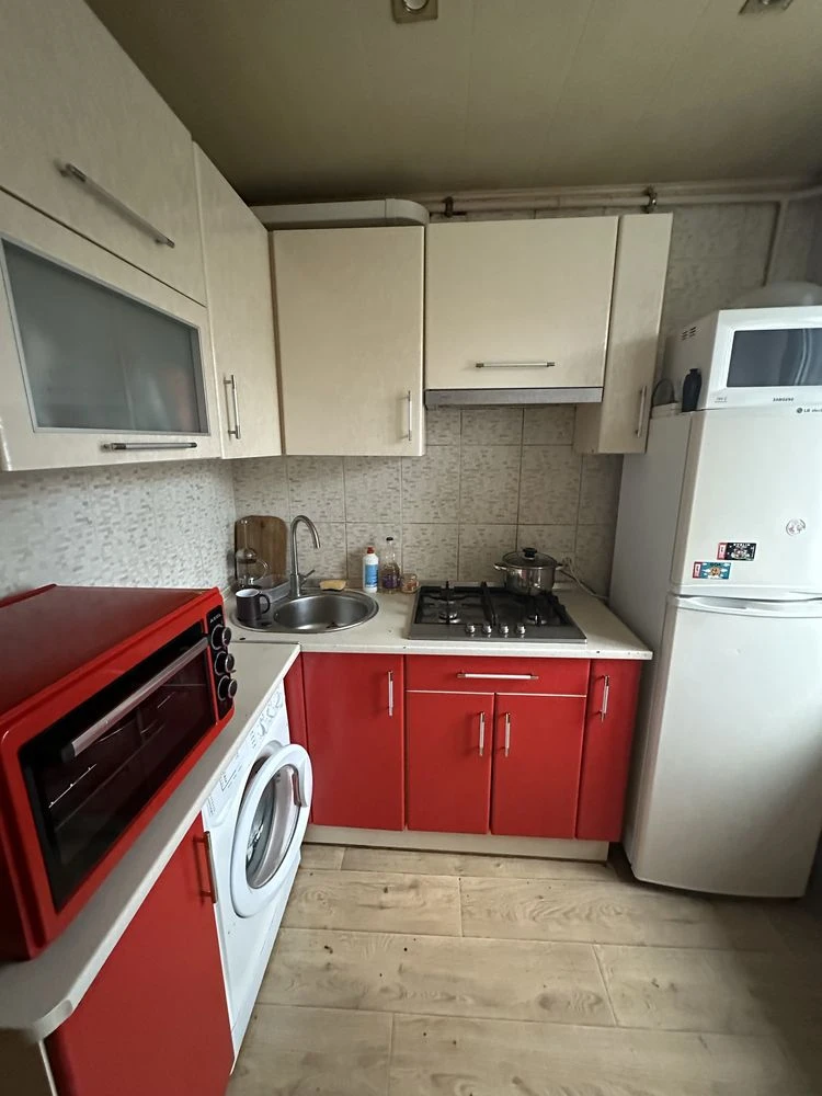 Продам 2х квартиру центр метро Арх.Бекетова