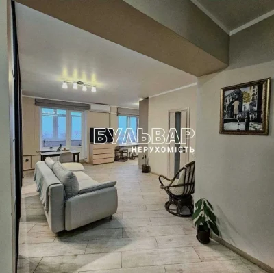 Продам 3 к.кв., Центр, Шатиловка, ул. Авиационная, м. Научна