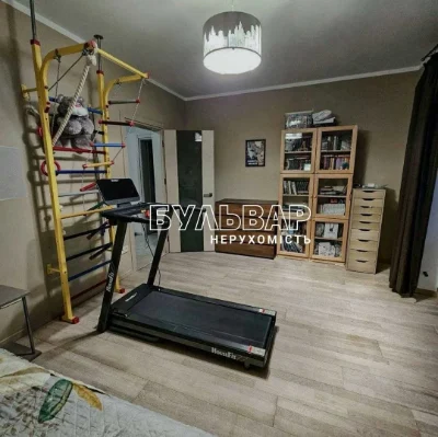 Продам 3 к.кв., Центр, Шатиловка, ул. Авиационная, м. Научна