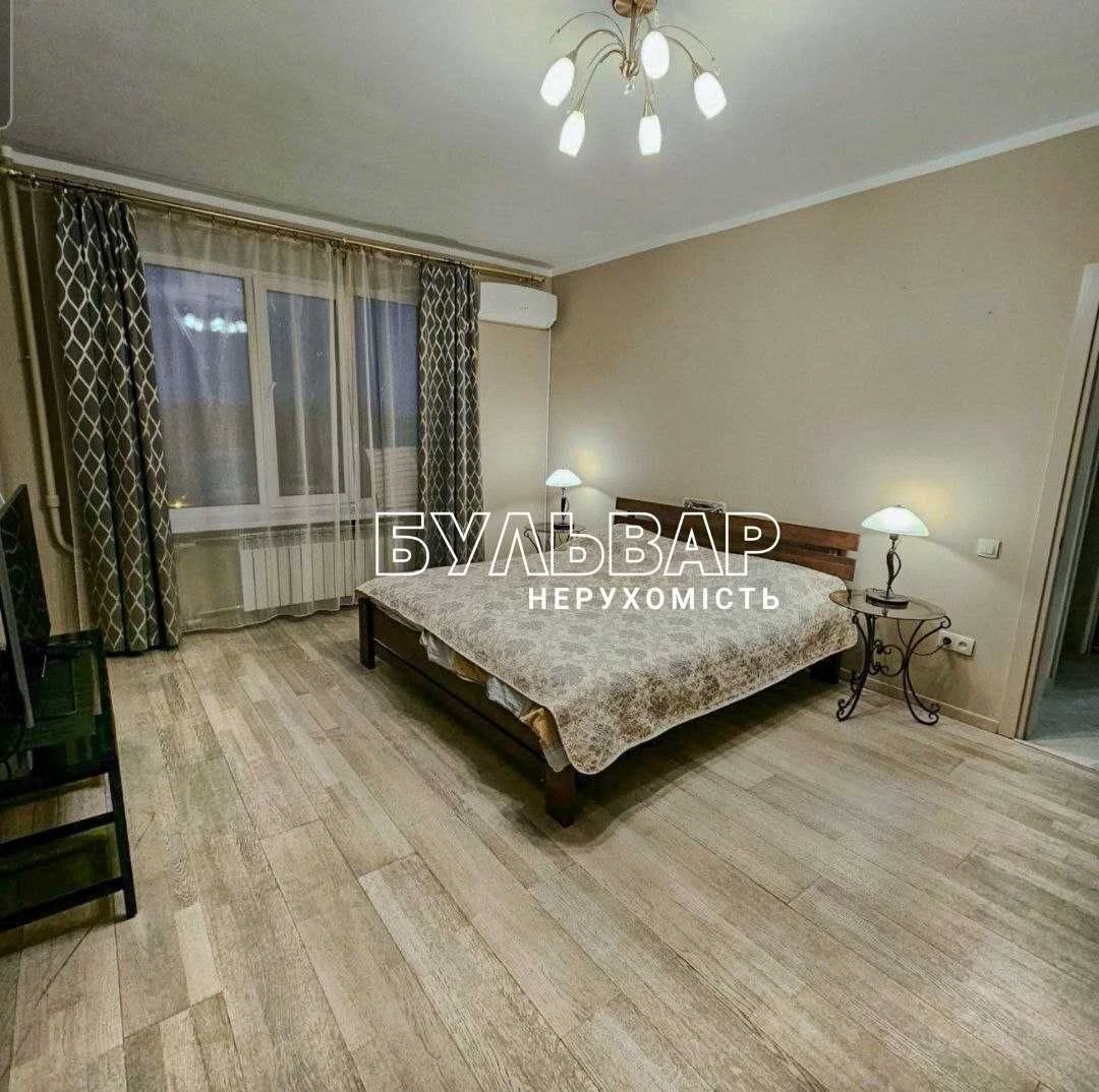 Продам 3 к.кв., Центр, Шатиловка, ул. Авиационная, м. Научна