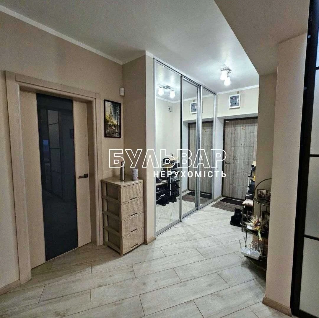 Продам 3 к.кв., Центр, Шатиловка, ул. Авиационная, м. Научна