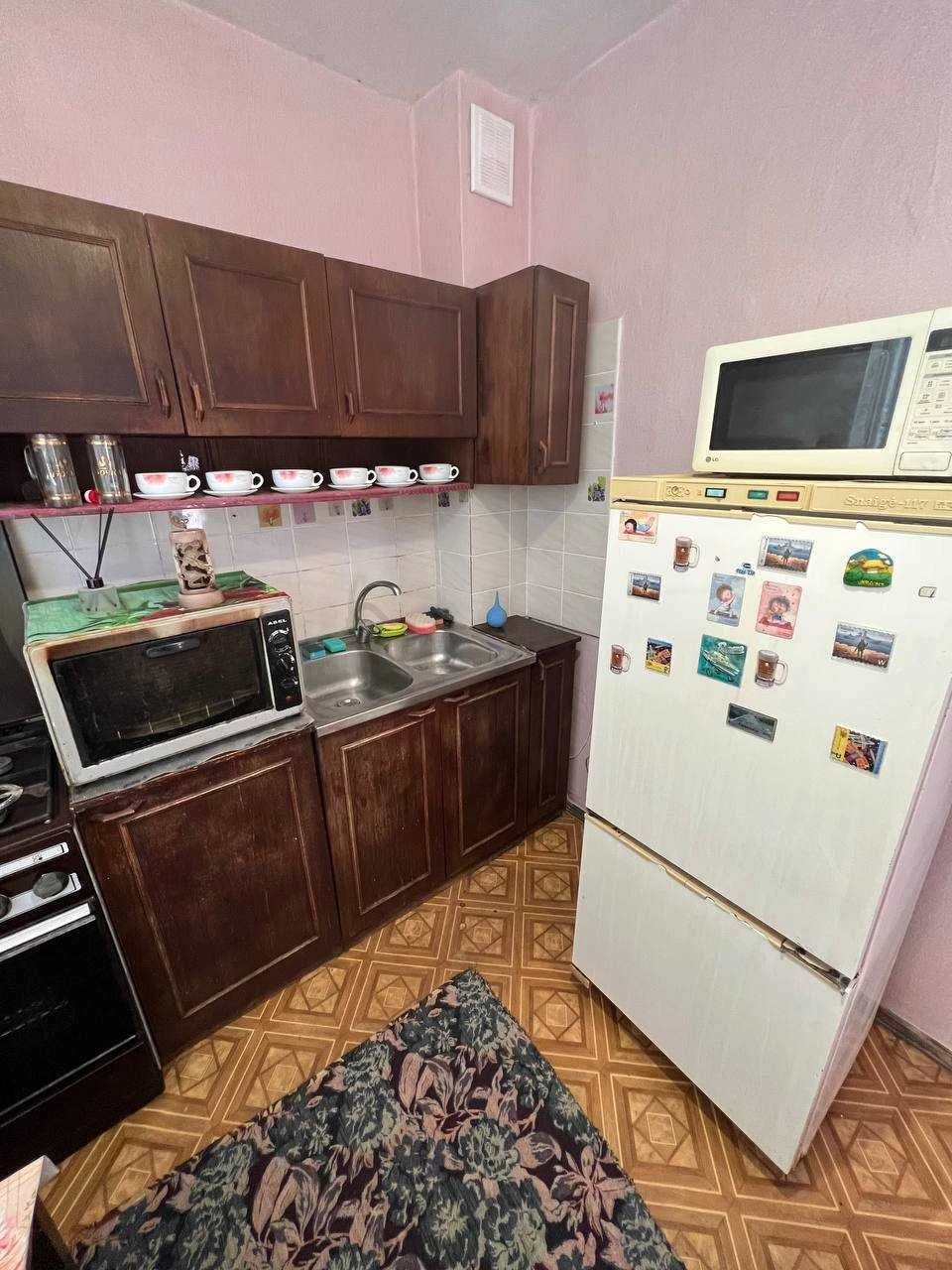 Продам 1-ую квартиру на Салтовке с хорошей мебелью и технико