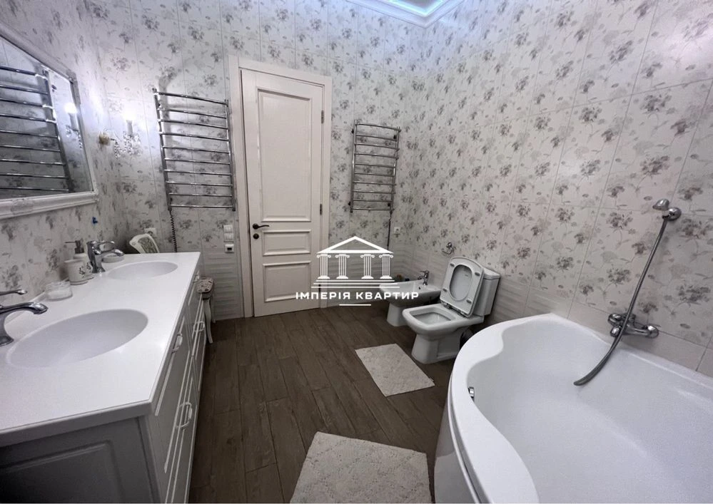 Продажа 3к. 108квм, Центр пер. Банный 1, Дом на Набережной Н