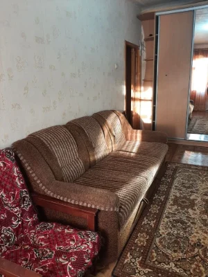 Продам  свою 2к. возле метро! Без комиссии