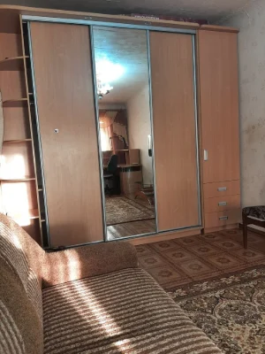 Продам  свою 2к. возле метро! Без комиссии