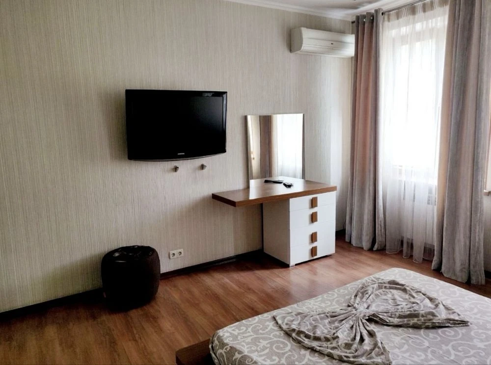 Продам 2 комнатную квартиру, Сумской рынок, Центр