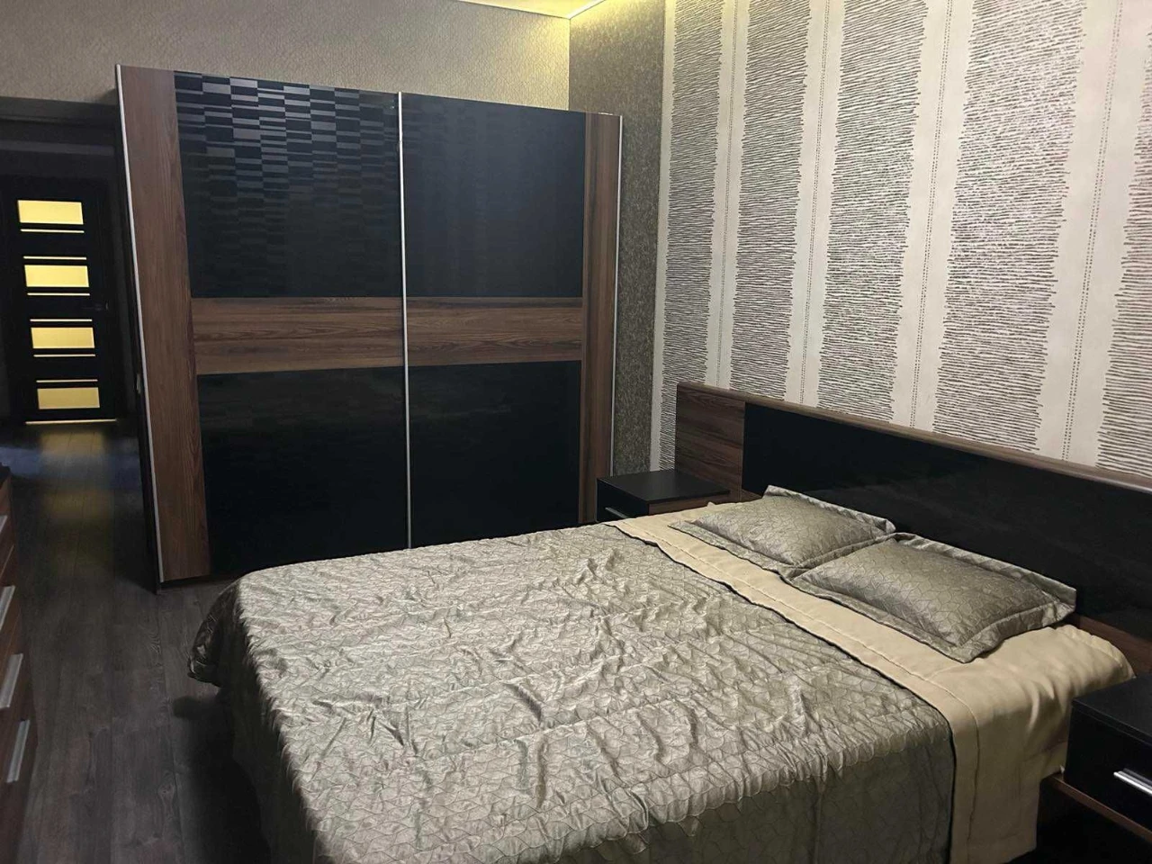 СРОЧНО! VIP! Продам 3-х к. кв. ЦЕНТР. рынок.Б. Панасовская С