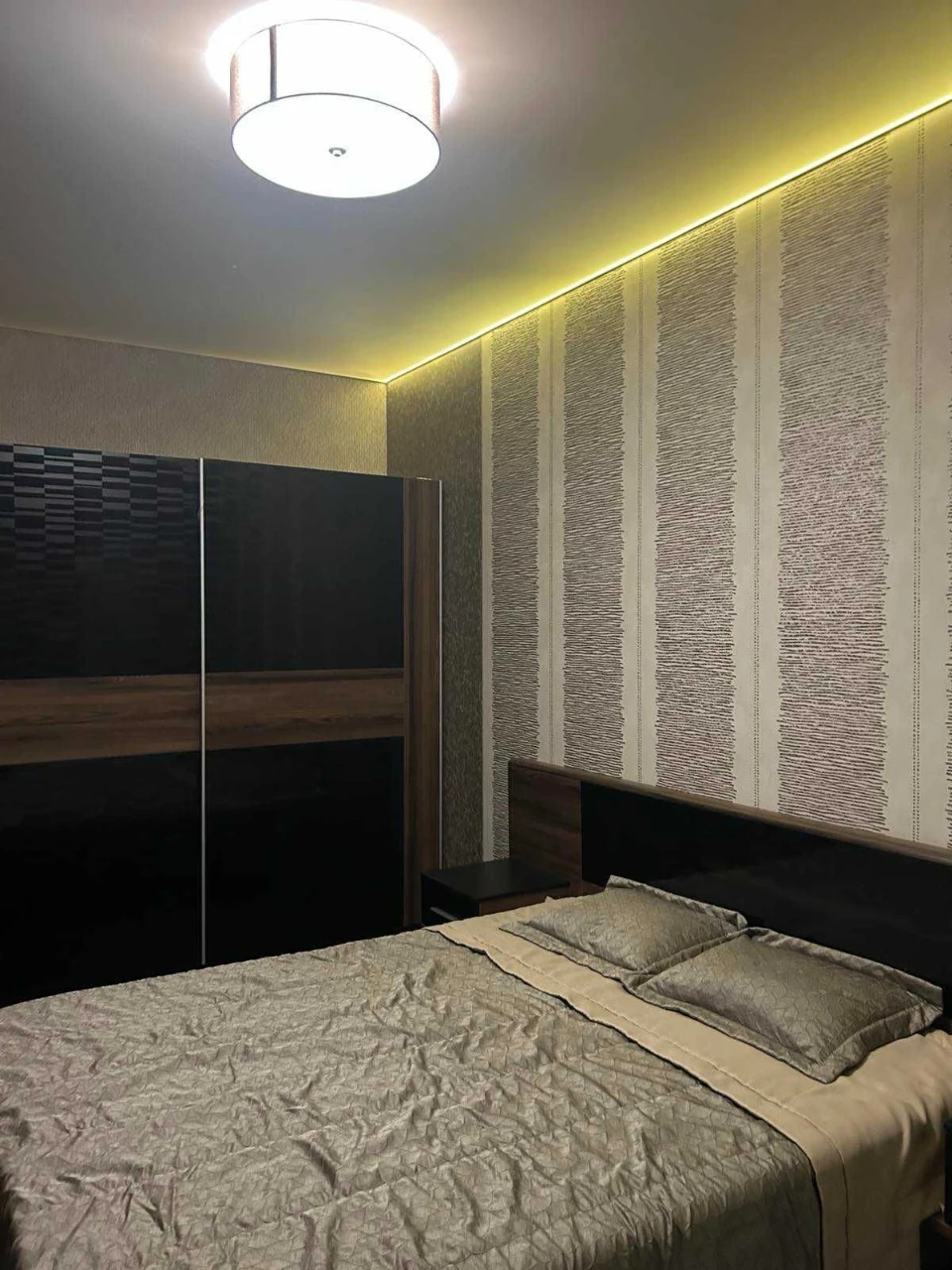 СРОЧНО! VIP! Продам 3-х к. кв. ЦЕНТР. рынок.Б. Панасовская С