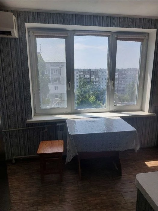 For sale 2 rooms on Heroiv Street, 93rd Brigade, Khortytskyi district