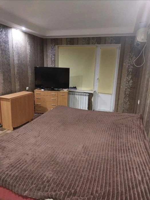 For sale 2 rooms on Heroiv Street, 93rd Brigade, Khortytskyi district