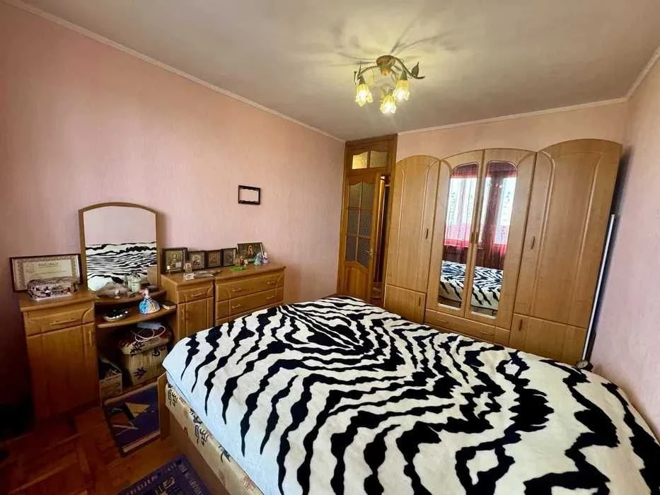 Продам 3 к. квартиру Победы метро рядом Алексеевка капитальн