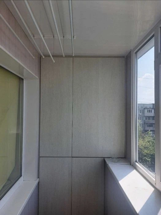 For sale 2 rooms on Heroiv Street, 93rd Brigade, Khortytskyi district