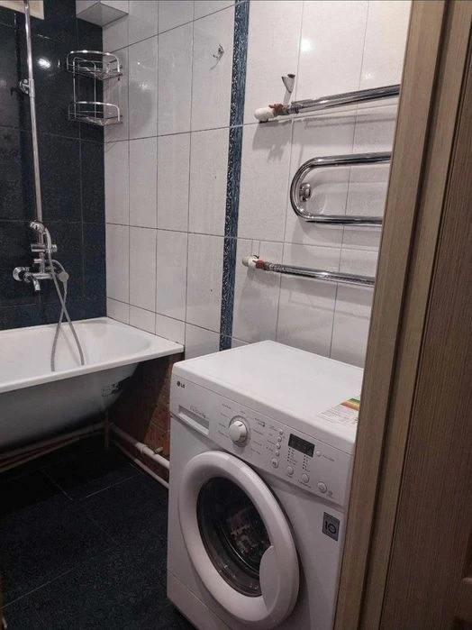 For sale 2 rooms on Heroiv Street, 93rd Brigade, Khortytskyi district