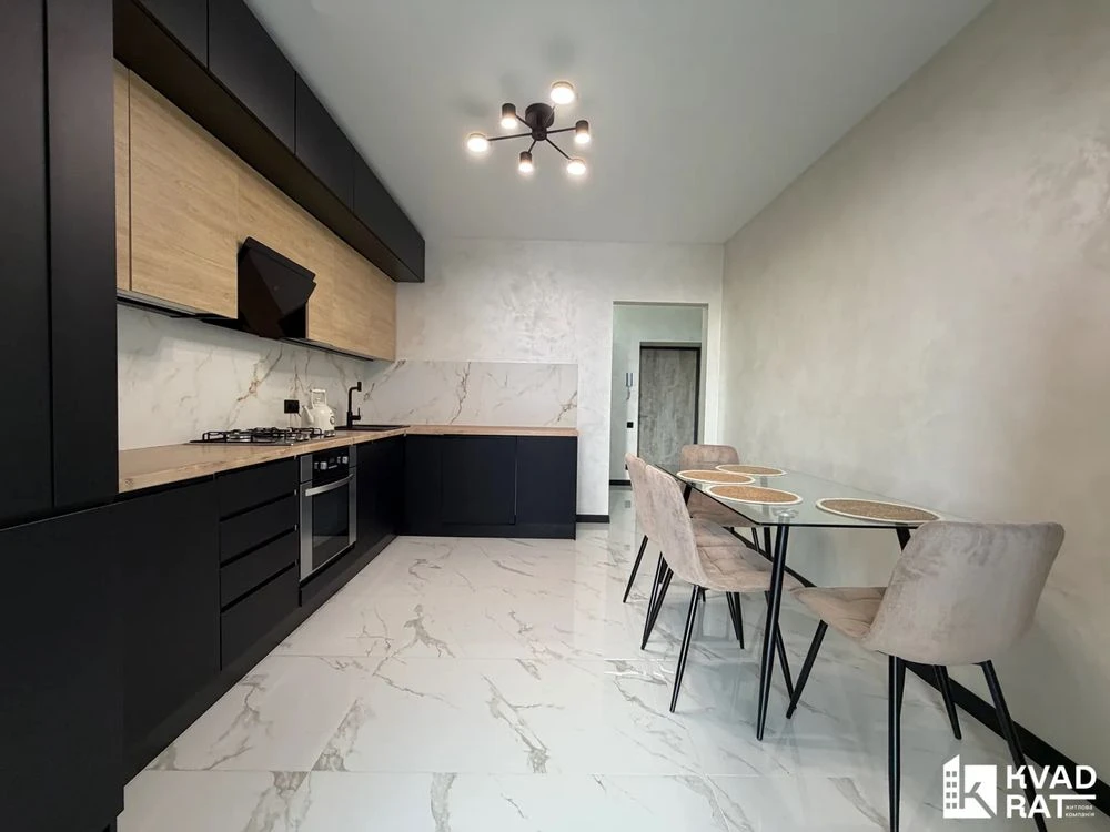 Продаж 1 кім з якісним ремонтом,центральна частина,бонус кла