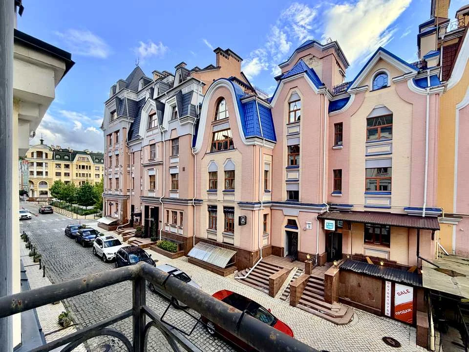 Квартира. Київ, Воздвиженська вул.