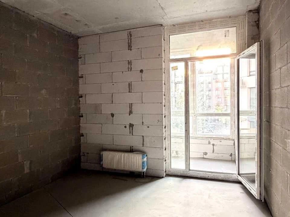 Квартира. Київ, Салютна вул.
