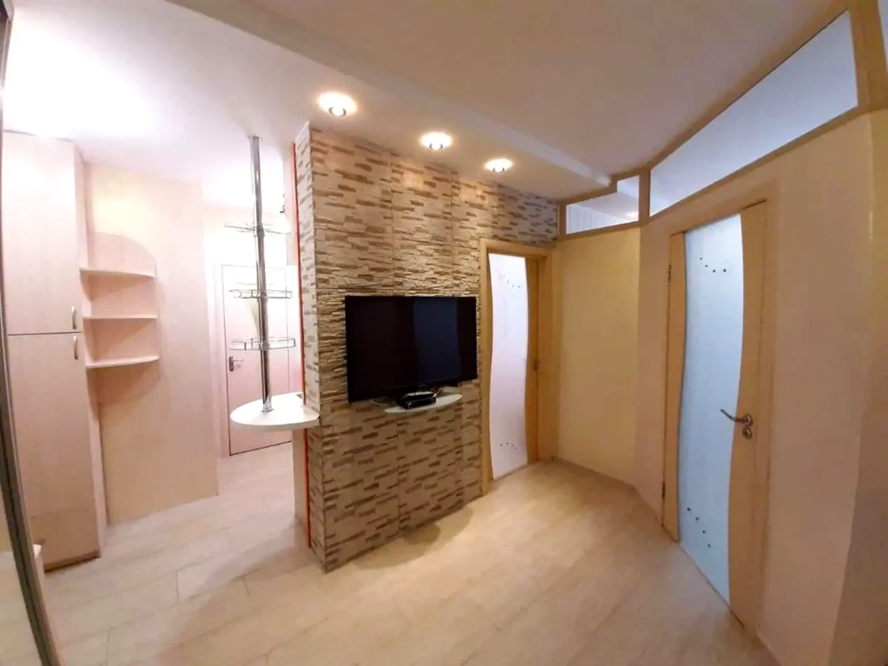 Продаж квартири 2-кімн. 50 м² 3/18 пов.