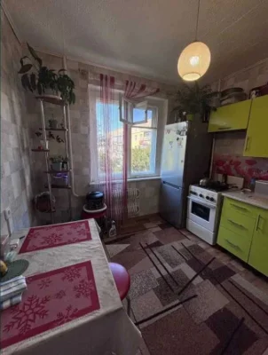 2 кім ЖИТЛОВИЙ СТАН на середньому поверсі ТОПОЛЬ (721456)