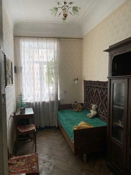 2 room apartment Central. Metro Naukova 3 min. is-Renovation