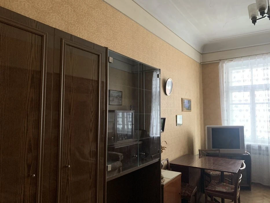 2 room apartment Central. Metro Naukova 3 min. is-Renovation