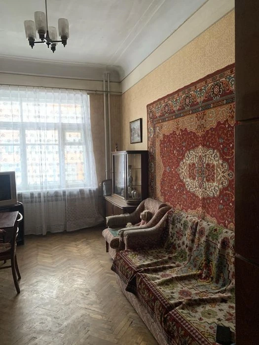 2 room apartment Central. Metro Naukova 3 min. is-Renovation