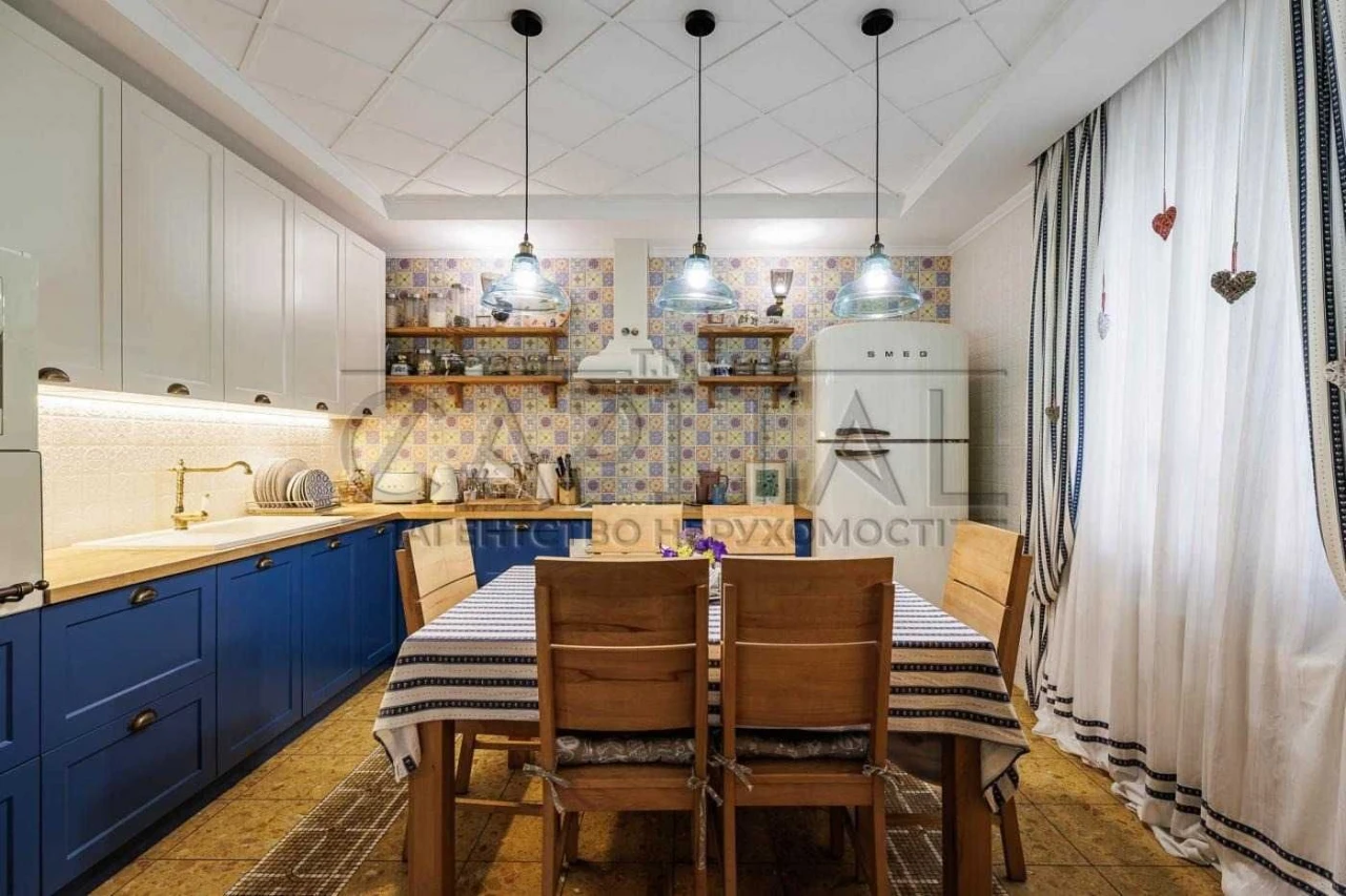 Продаж / Будинок / 290 м2 / Голосіївський район / вул. Костя