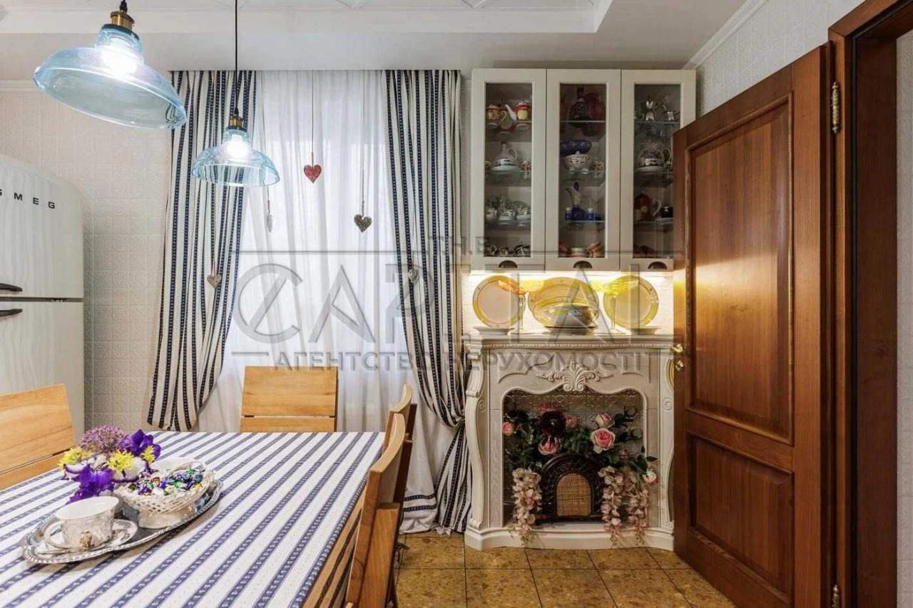 Продаж / Будинок / 290 м2 / Голосіївський район / вул. Костя
