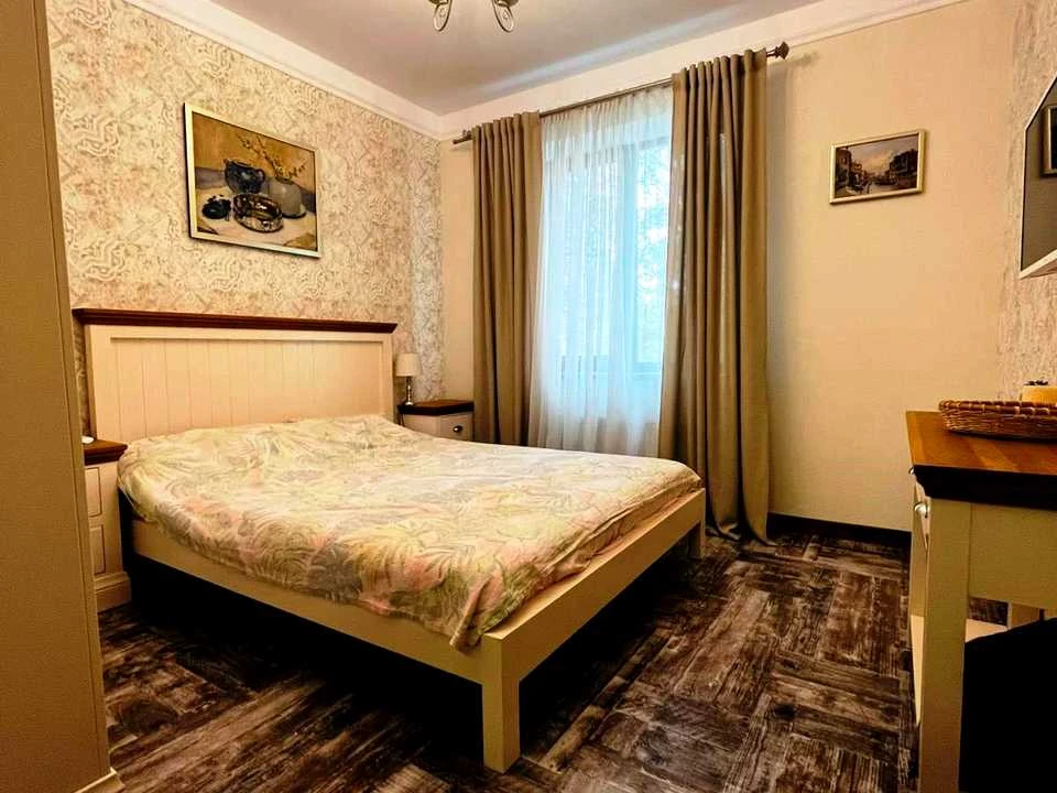 Будинок. Дніпро, Севастопольська вул.