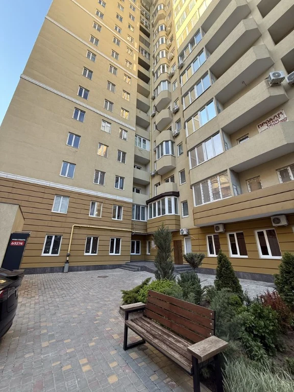 Продається 2-кімнатна квартира