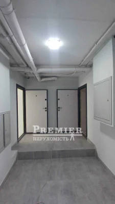 Продам квартиру з ремонтом