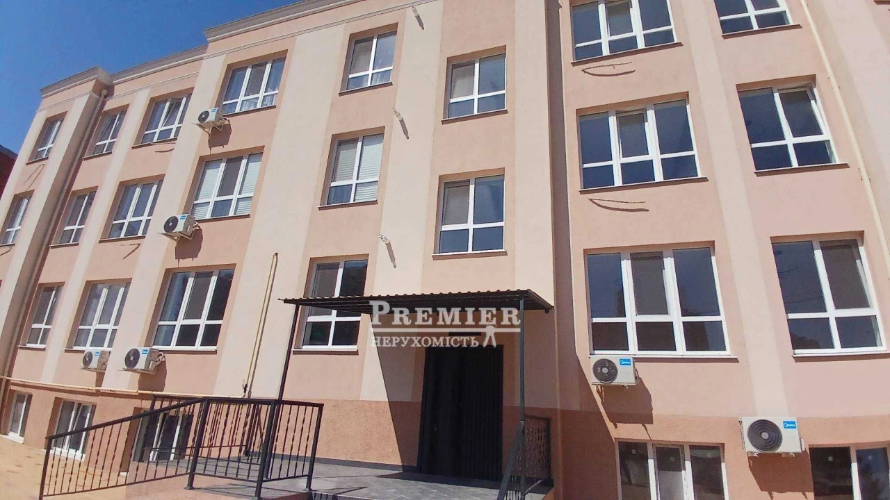 Продам квартиру з ремонтом