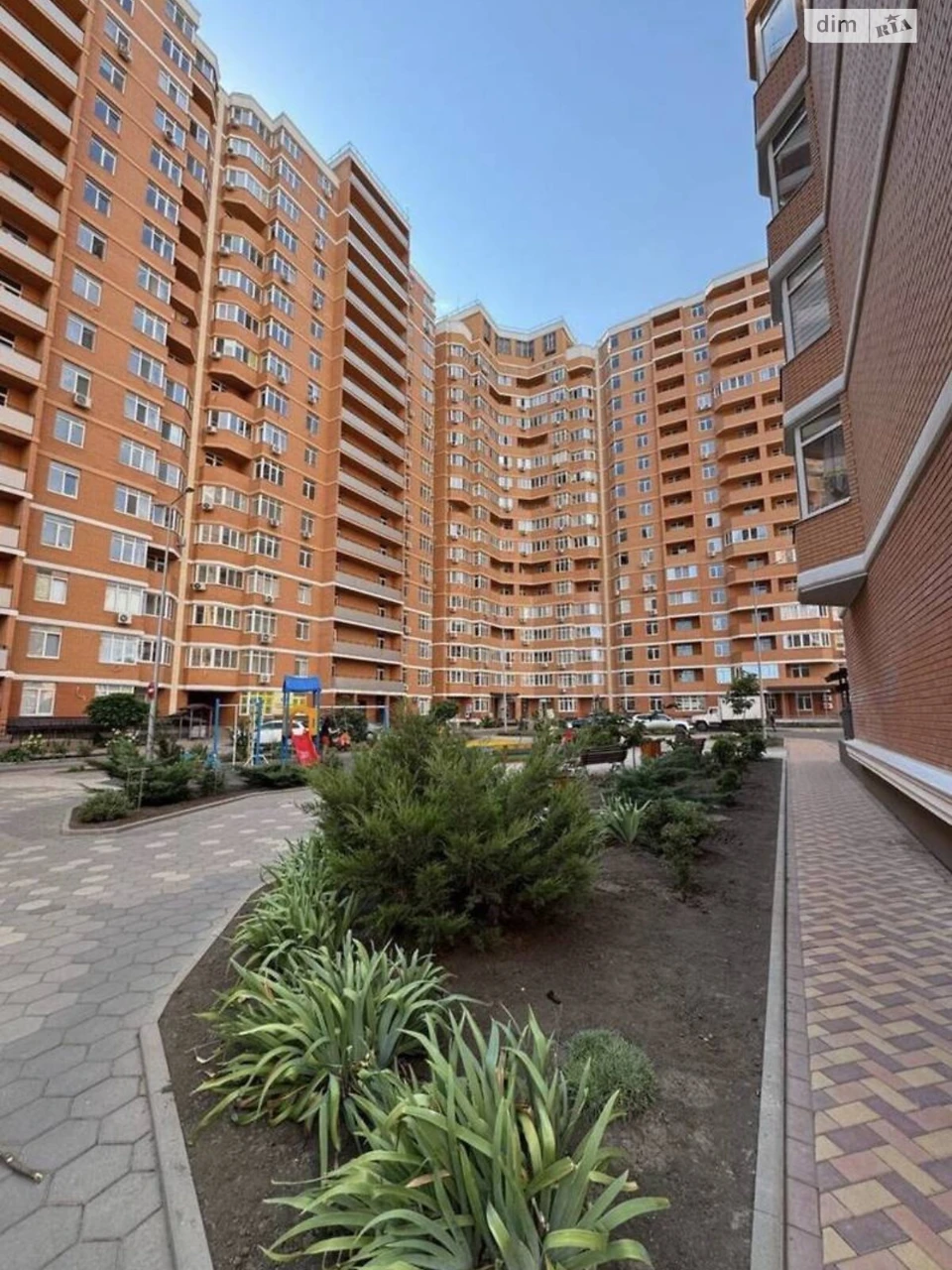 Продажа квартир Дзержинского.