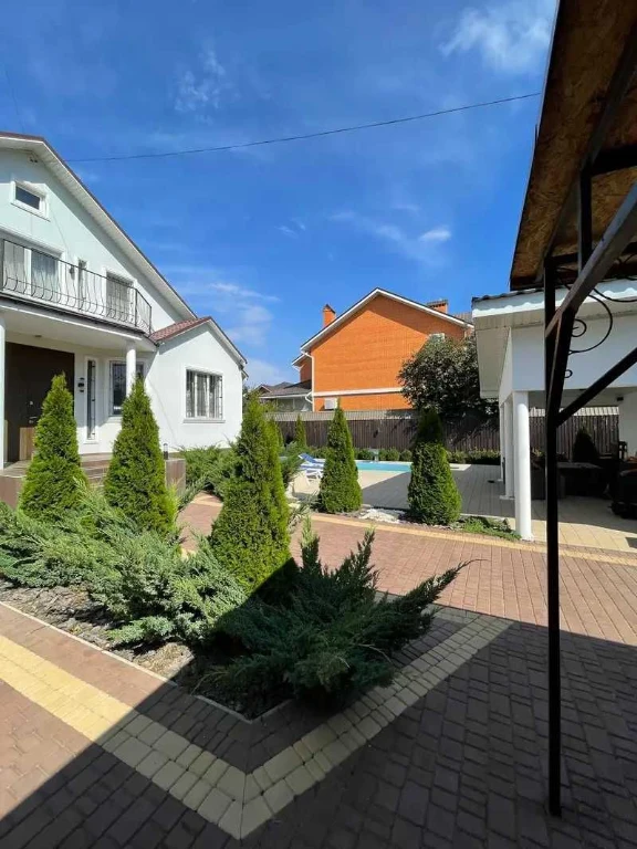 Дом 250М² в Лесках • Бассейн, баня, гараж • 10 соток • 6 мин
