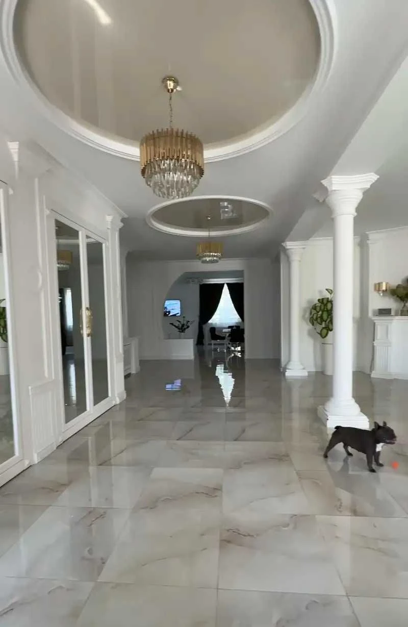 Дом 250М² в Лесках • Бассейн, баня, гараж • 10 соток • 6 мин