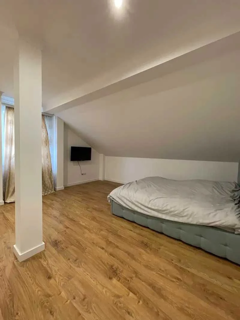 Дом 250М² в Лесках • Бассейн, баня, гараж • 10 соток • 6 мин