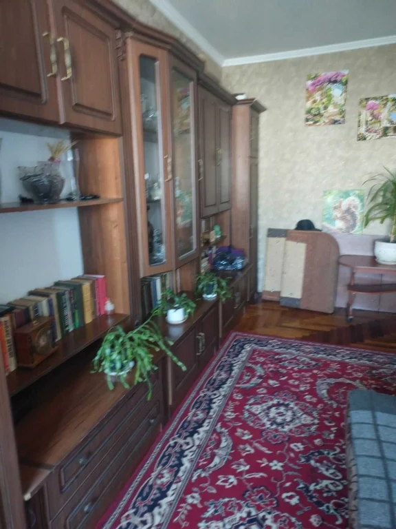 Продам срочно  2-х комнатную,уютную квартиру на Бабурке