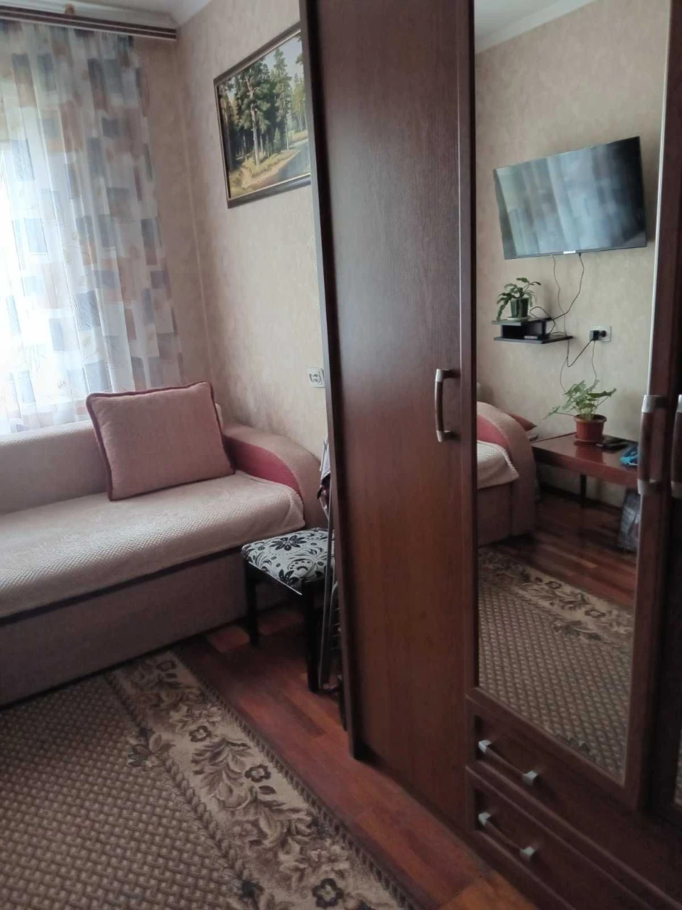 Продам срочно  2-х комнатную,уютную квартиру на Бабурке