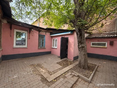 Продам 3-кімнатну квартиру на землі з власним двориком | Зап