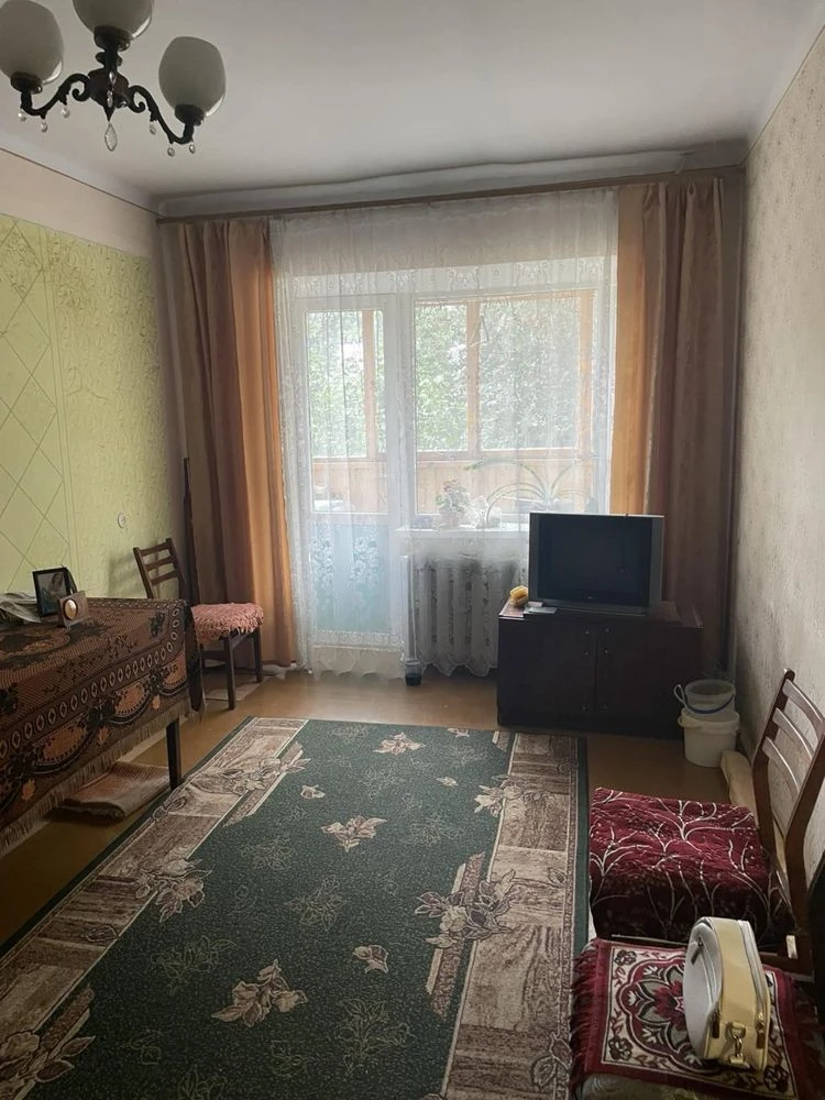 (3) Продам 2-кімнатну квартиру на Вишеньці 1736