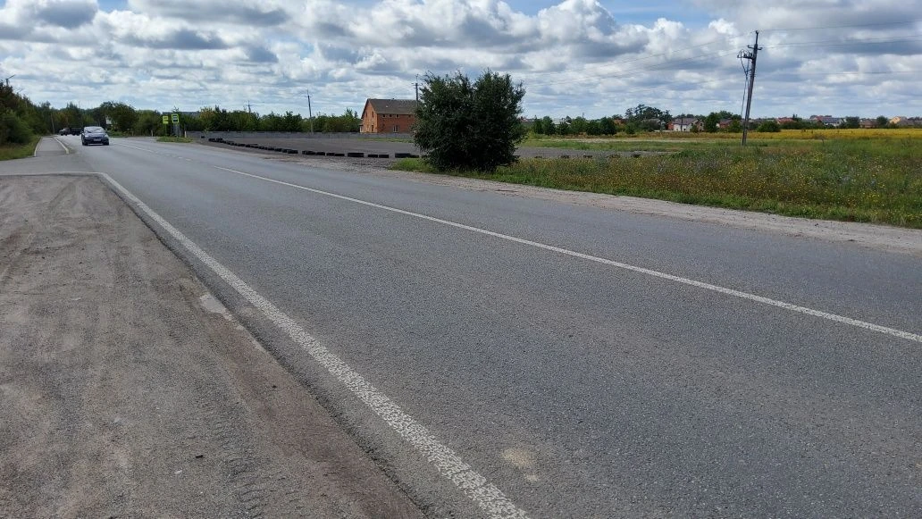 Продається ділянка 30с., вздовж Тиврівського шосе. 2 км від