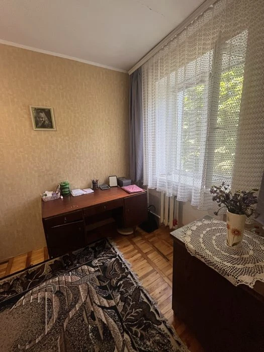 Продаж 3 кімнатноі квартири вул.Яценко 1