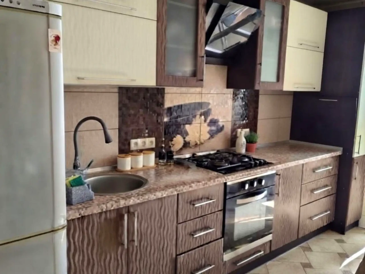 Продаж квартири 1-кімн. 39 м² 9/9 пов.